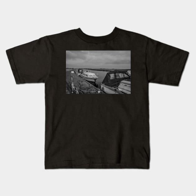 Boats moored on the River Yare in Acle, Norfolk Kids T-Shirt by yackers1